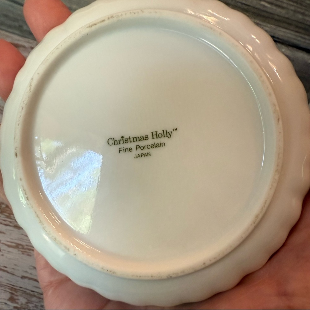 Vintage butter pat trinket dish Christmas Holly Fine Porcelain Japan - Picture 3 of 7